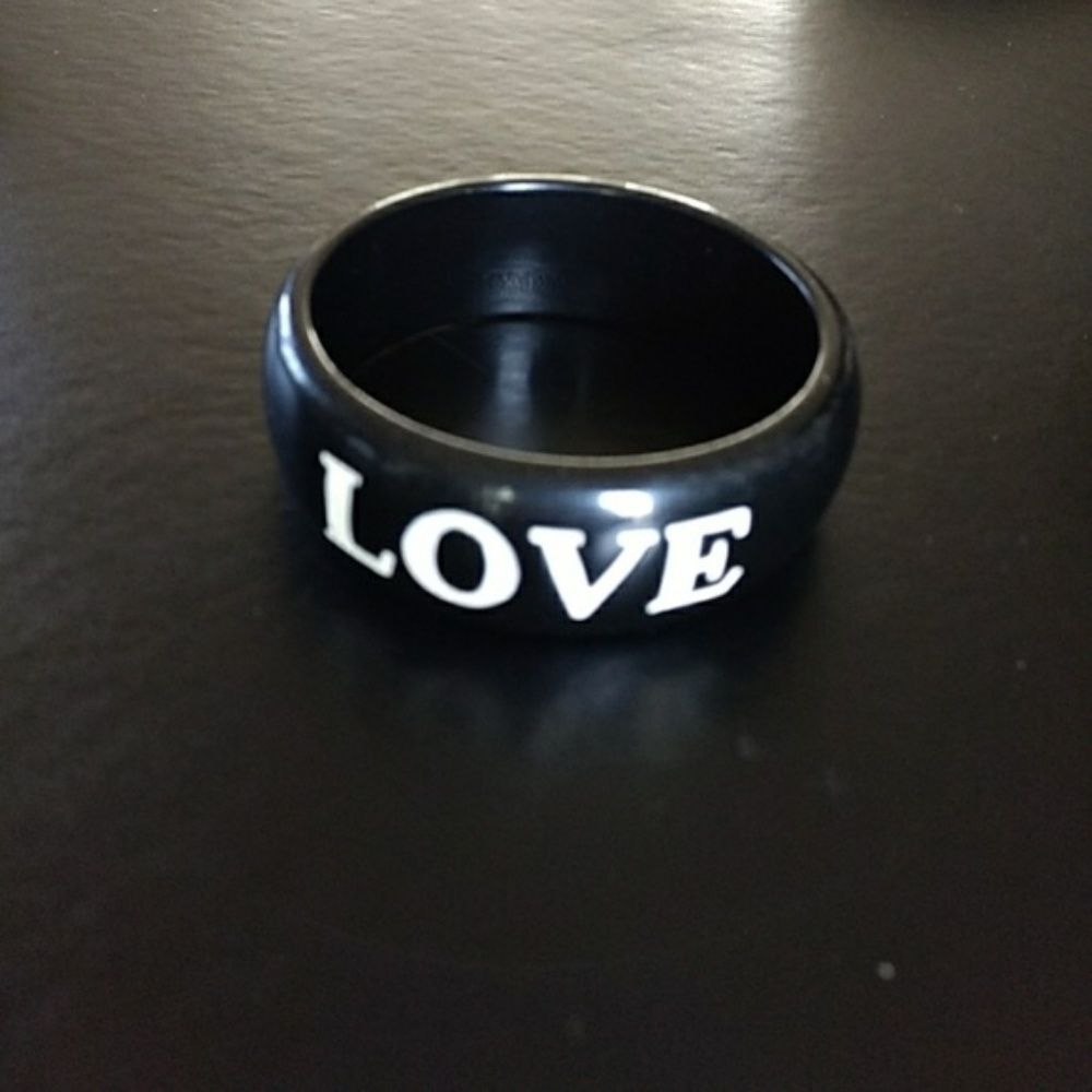 Black and White Love Bracelet 8"